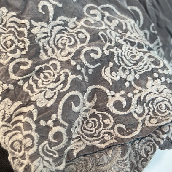 Johnny Was Gray Embroidered Blouse 👚 - Picture 4 of 13